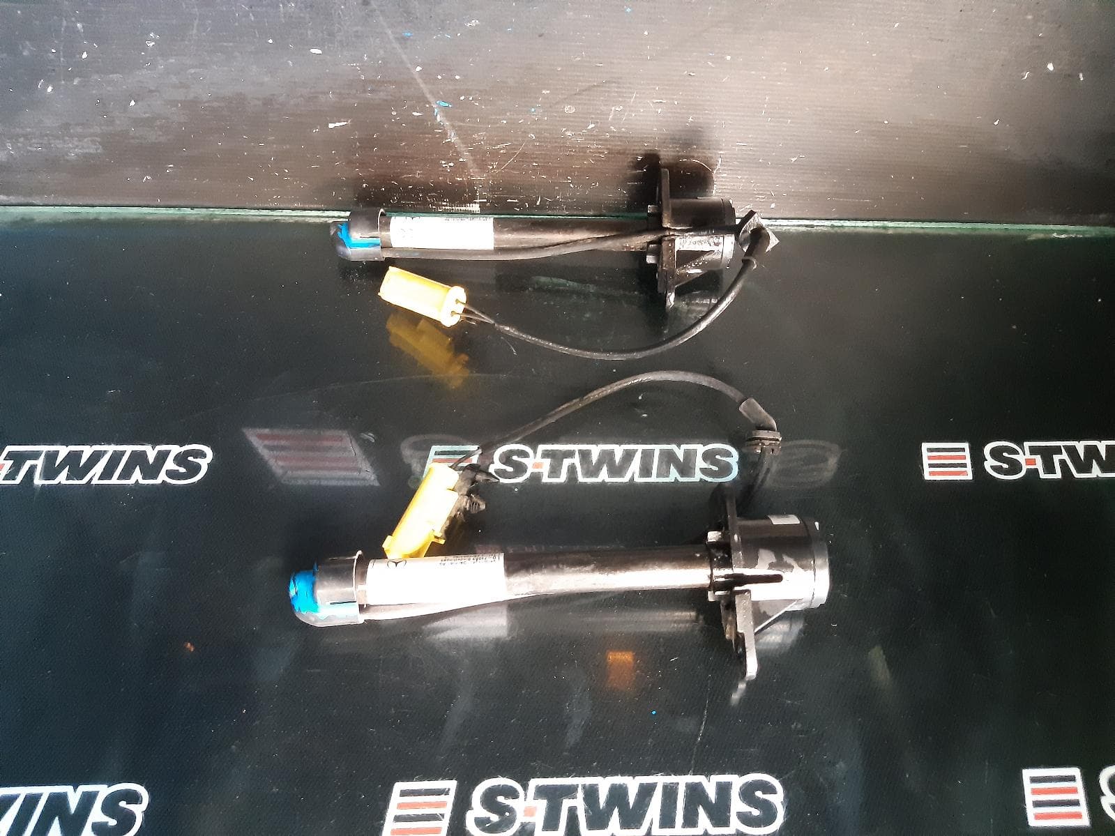 Used auto part listing image: 2018 MERCEDES GLS CLASS BONNET HINGE STRUT X166, 01/16-07/19 0000285519