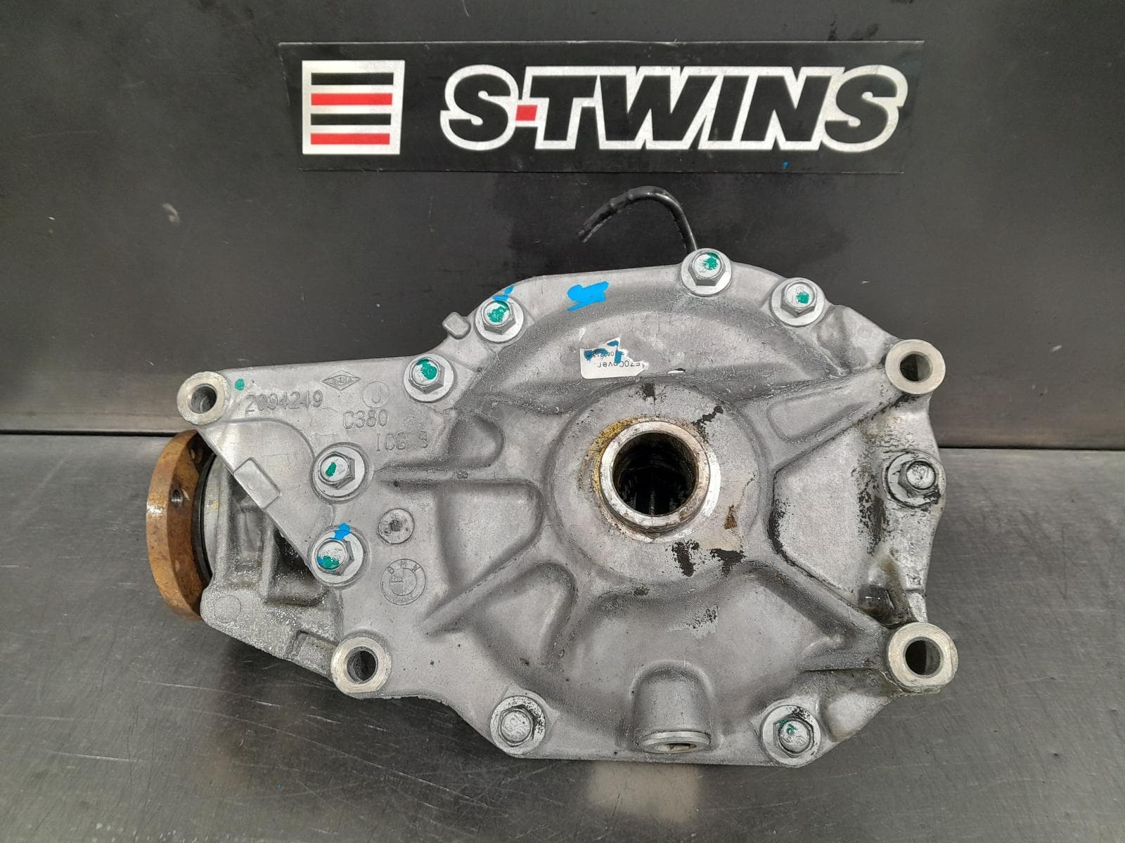 Used auto part listing image: 2009 BMW X6 DIFFERENTIAL CENTRE FRONT, 4.4, E71, PETROL, 3.64 RATIO, 07/08-09/10 0000303644