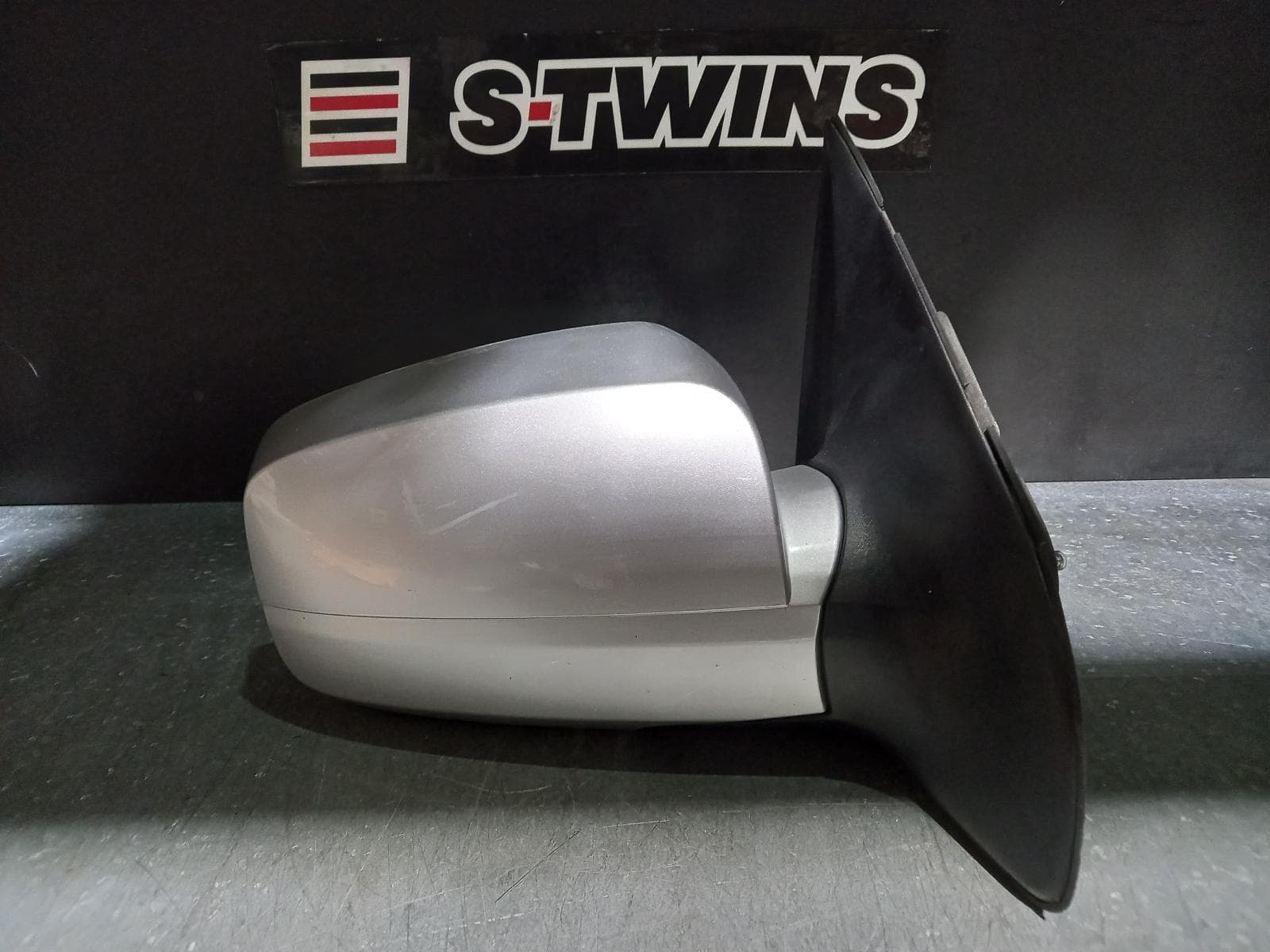 Used auto part listing image: 2009 KIA SORENTO RIGHT DOOR MIRROR BL, POWER, HEATED, 11/06-09/09 0000326758