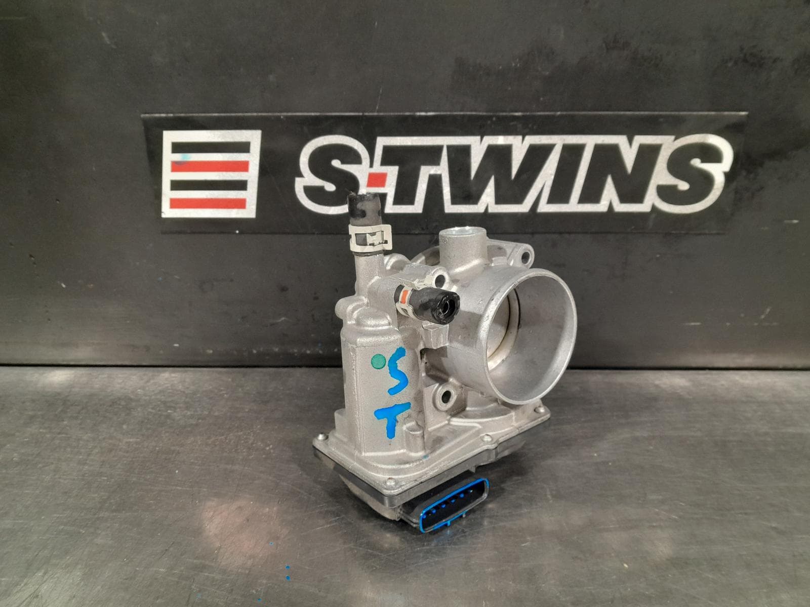 Used auto part listing image: 2022 TOYOTA COROLLA THROTTLE BODY 1.8, 2ZR-FXE, PETROL, ZWE211R, 07/18- 0000299835