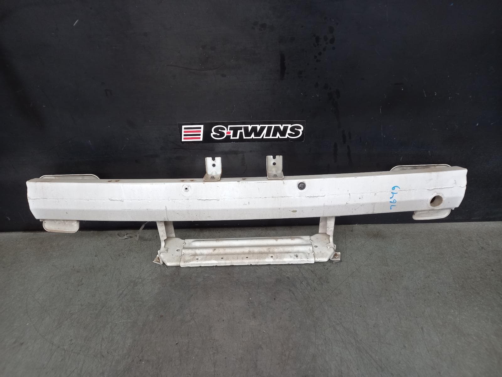 Used auto part listing image: 2021 LDV DELIVER 9 F BAR REINFORC BRACK MAIN REINFORCEMENT, 07/20- 0000365628