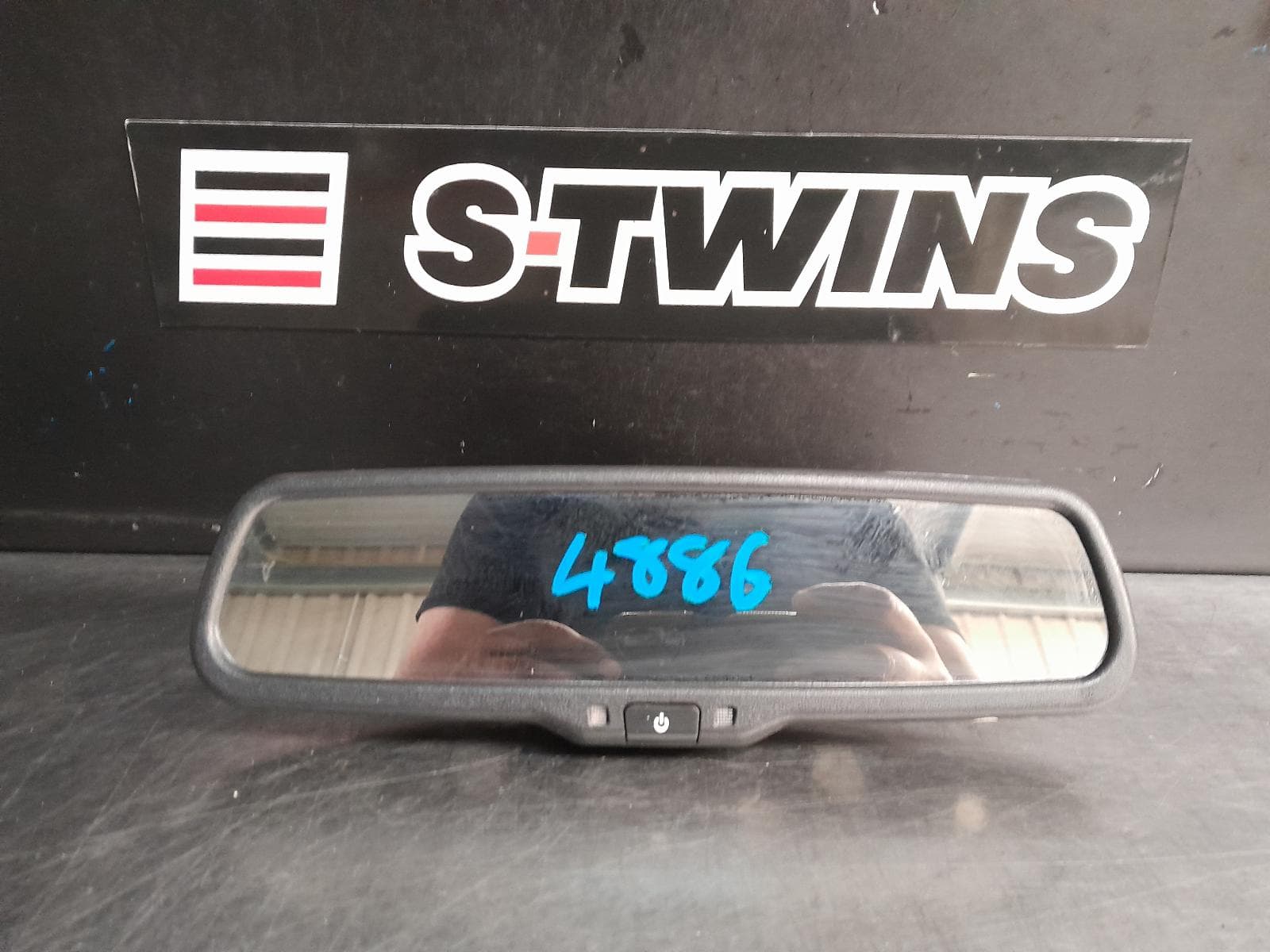 Used auto part listing image: 2015 VOLKSWAGEN AMAROK INTERIOR MIRROR 2H, AUTOMATIC TYPE, 10/10- 0000263076