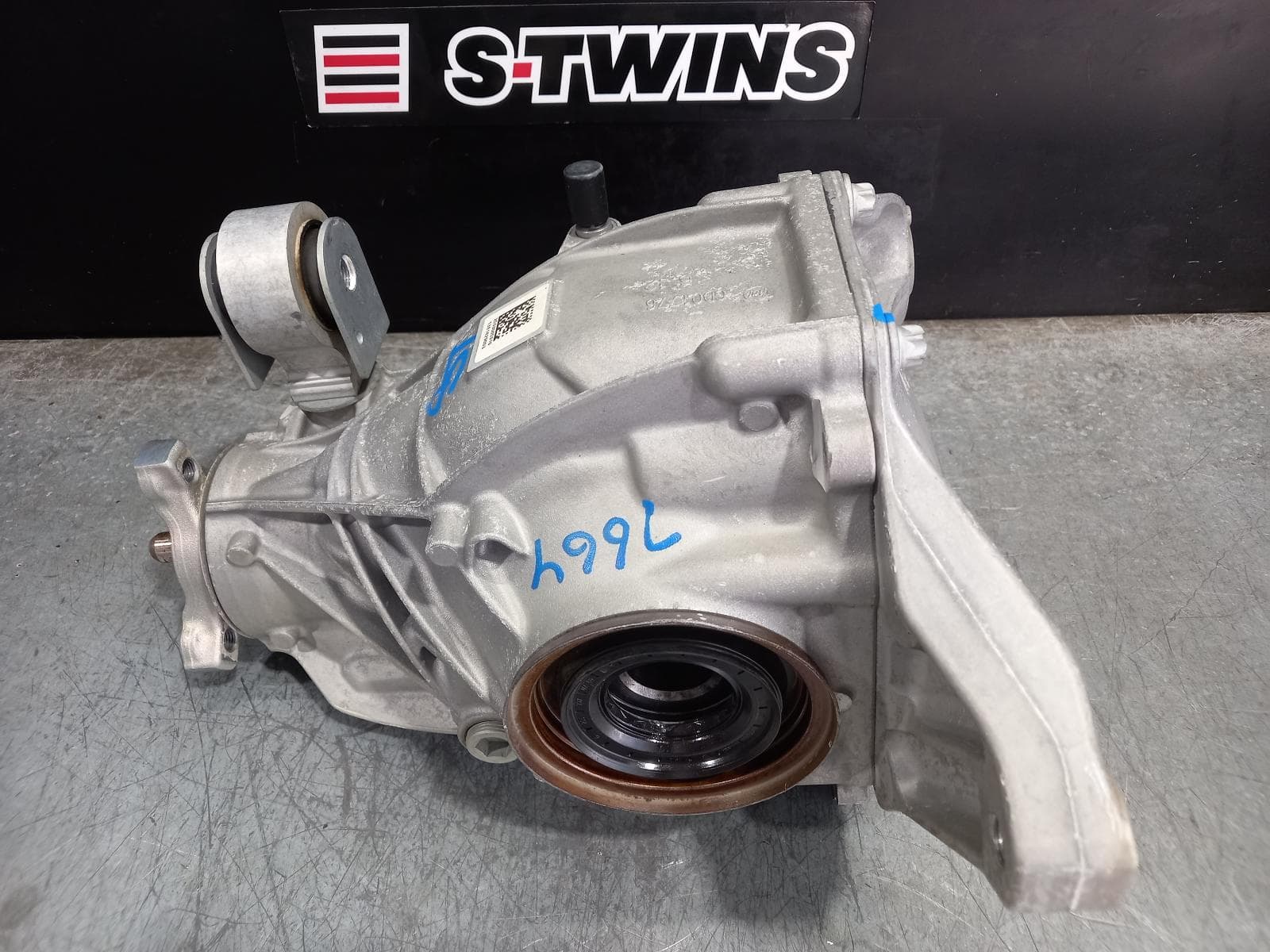 Used auto part listing image: 2019 MERCEDES GLC CLASS DIFFERENTIAL CENTRE REAR, X253/C253, PETROL, GLC300, 3.461 RATIO, 04/17-03/23 0000302741