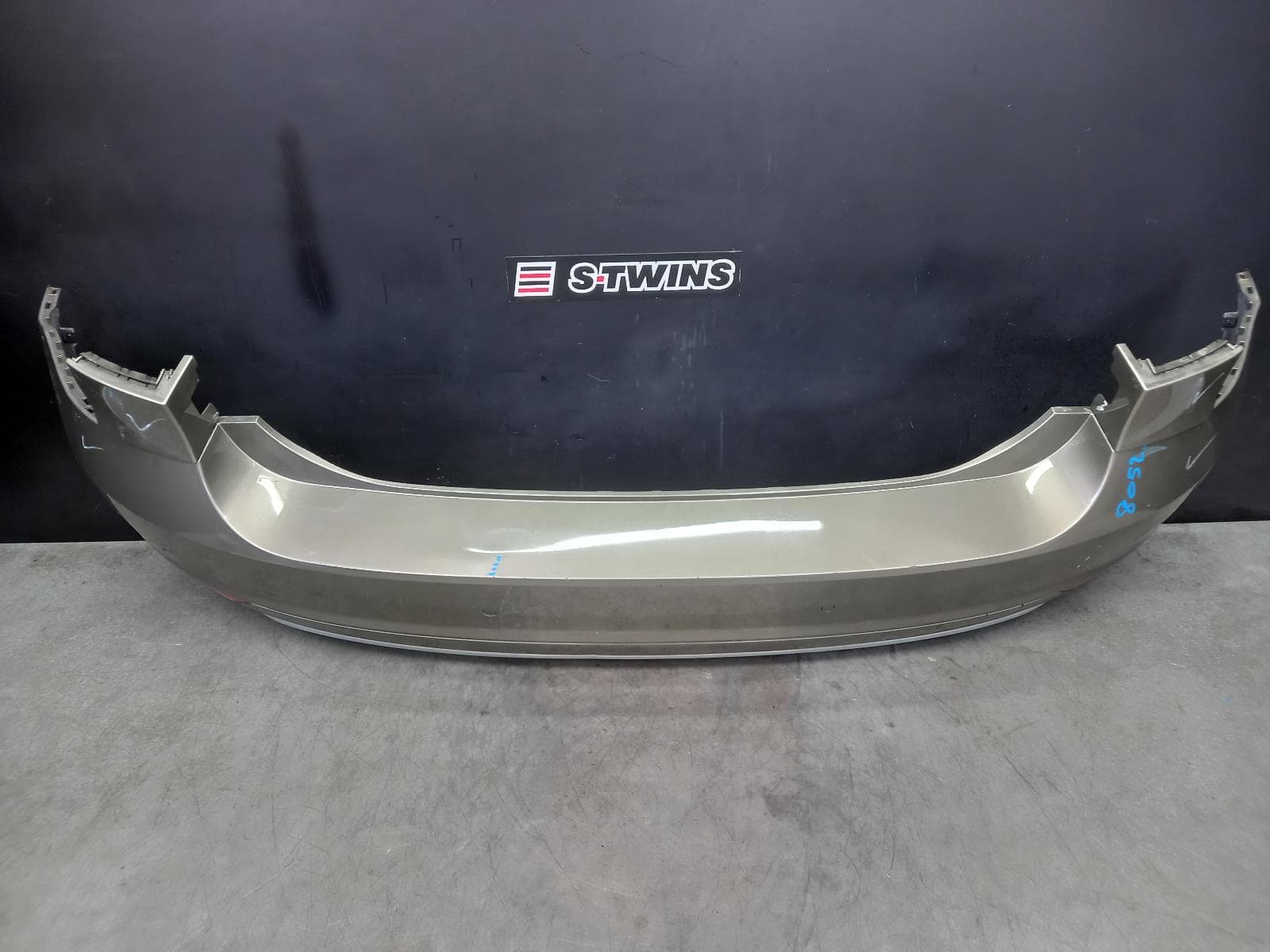 Used auto part listing image: 2015 SKODA YETI REAR BUMPER 5L, 04/14-12/17 0000325677