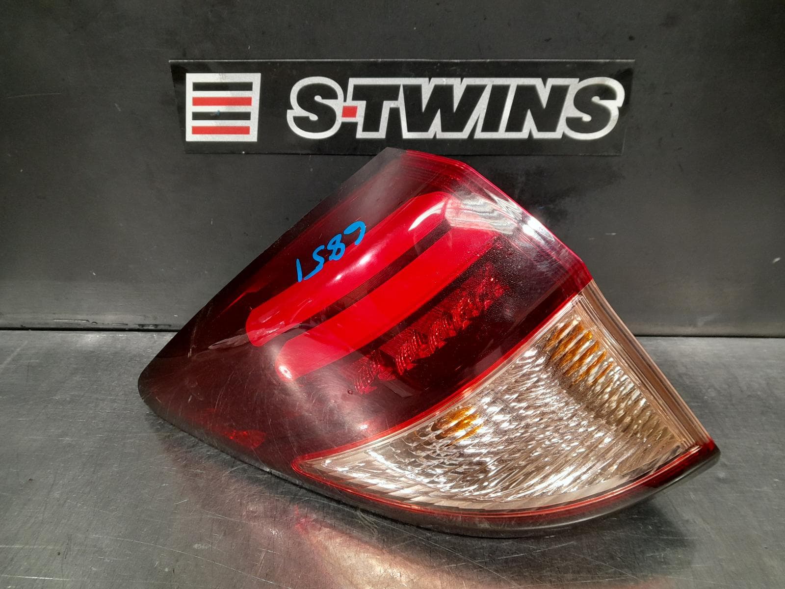 Used auto part listing image: 2017 HONDA HRV LEFT TAILLIGHT RU5, IN BUMPER, 12/14-06/18 0000296584