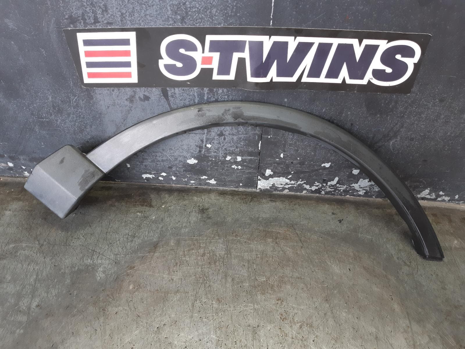 Used auto part listing image: 2017 TOYOTA RAV4 WHEEL ARCH FLARE RH FRONT, XA40, 10/15-12/18 0000298946