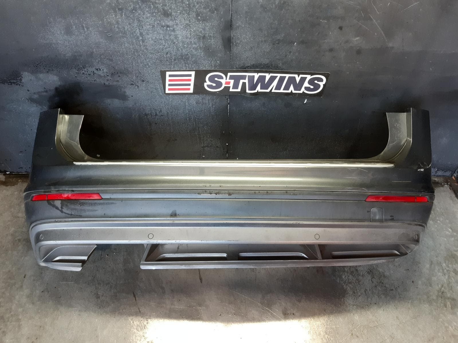 Used auto part listing image: 2017 VOLKSWAGEN TIGUAN REAR BUMPER BUMPER BAR (2 PIECE), R-LINE, 5NA, 06/16-05/21 0000299268