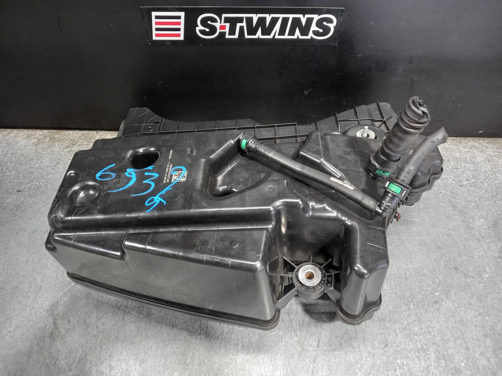 Used auto part listing image: 2017 MERCEDES E CLASS ADBLUE TANK W213, 05/16-05/23 0000299397