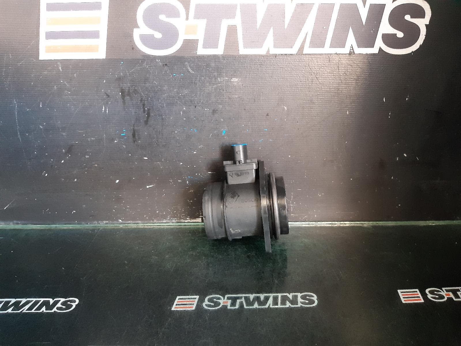 Used auto part listing image: 2017 LAND ROVER RANGEROVER VELAR AIR FLOW METER L560, 05/17- 0000299549