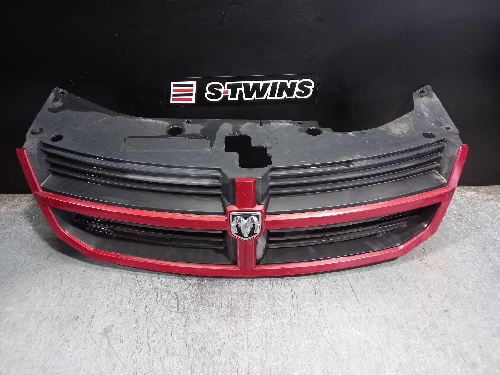 Used auto part listing image: 2007 DODGE AVENGER GRILLE JS, RADIATOR GRILLE, PRIMED, 08/07-07/10 0000301127