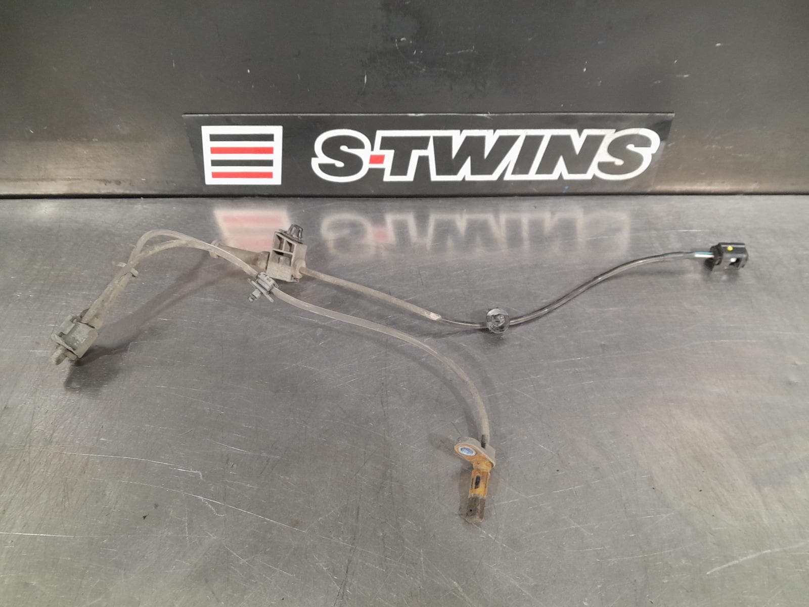 Used auto part listing image: 2014 MAZDA 3 ABS SENSOR RH FRONT, BM, 11/13-05/16 0000301495