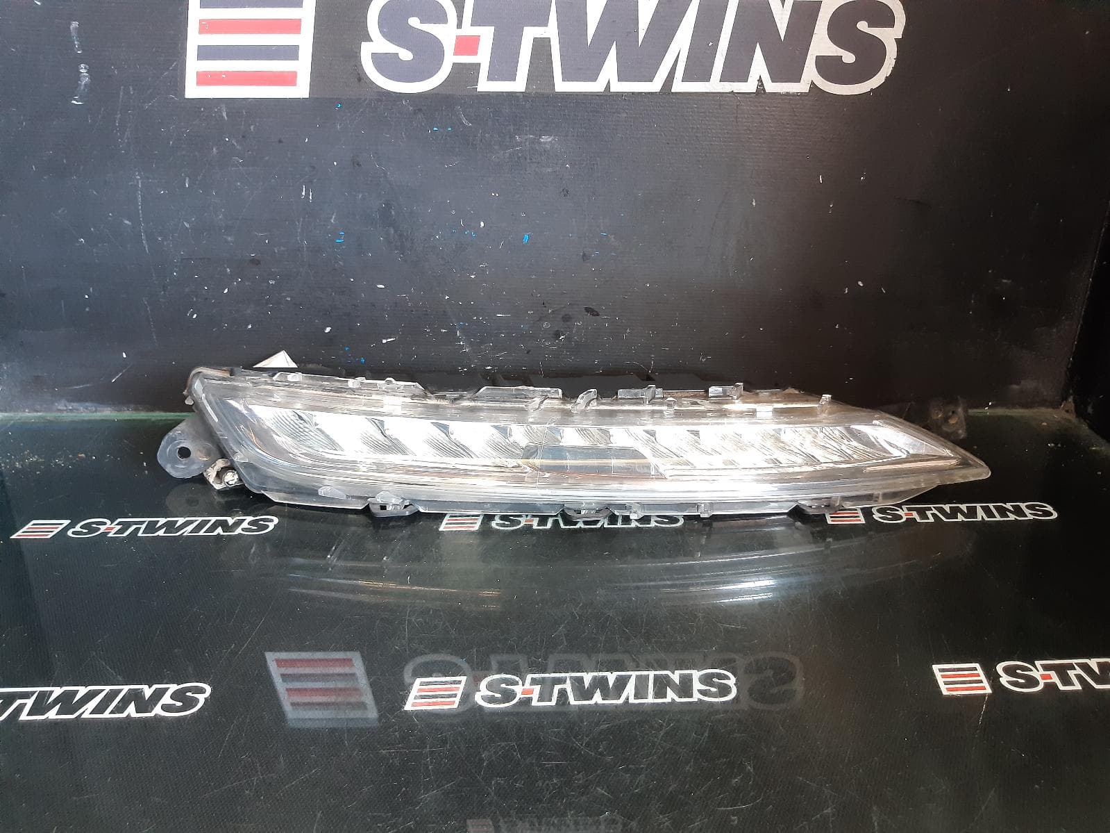 Used auto part listing image: 2015 CITROEN C4 PICASSO RIGHT INDICATOR FOG SIDE DAYTIME RUNNING LAMP, B7, GRAND PICASSO/PICASSO, 02/14- 0000302396