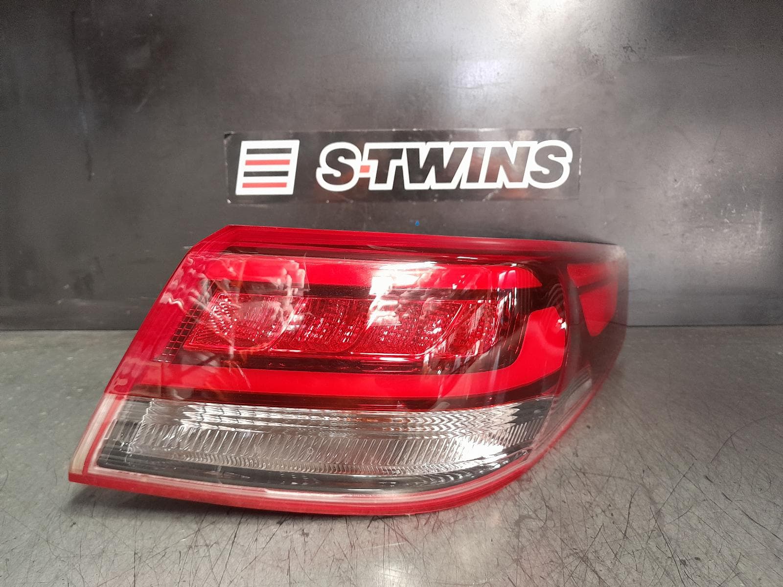 Used auto part listing image: 2016 KIA OPTIMA RIGHT TAILLIGHT JF, GT TYPE, 11/15-02/18 0000366699