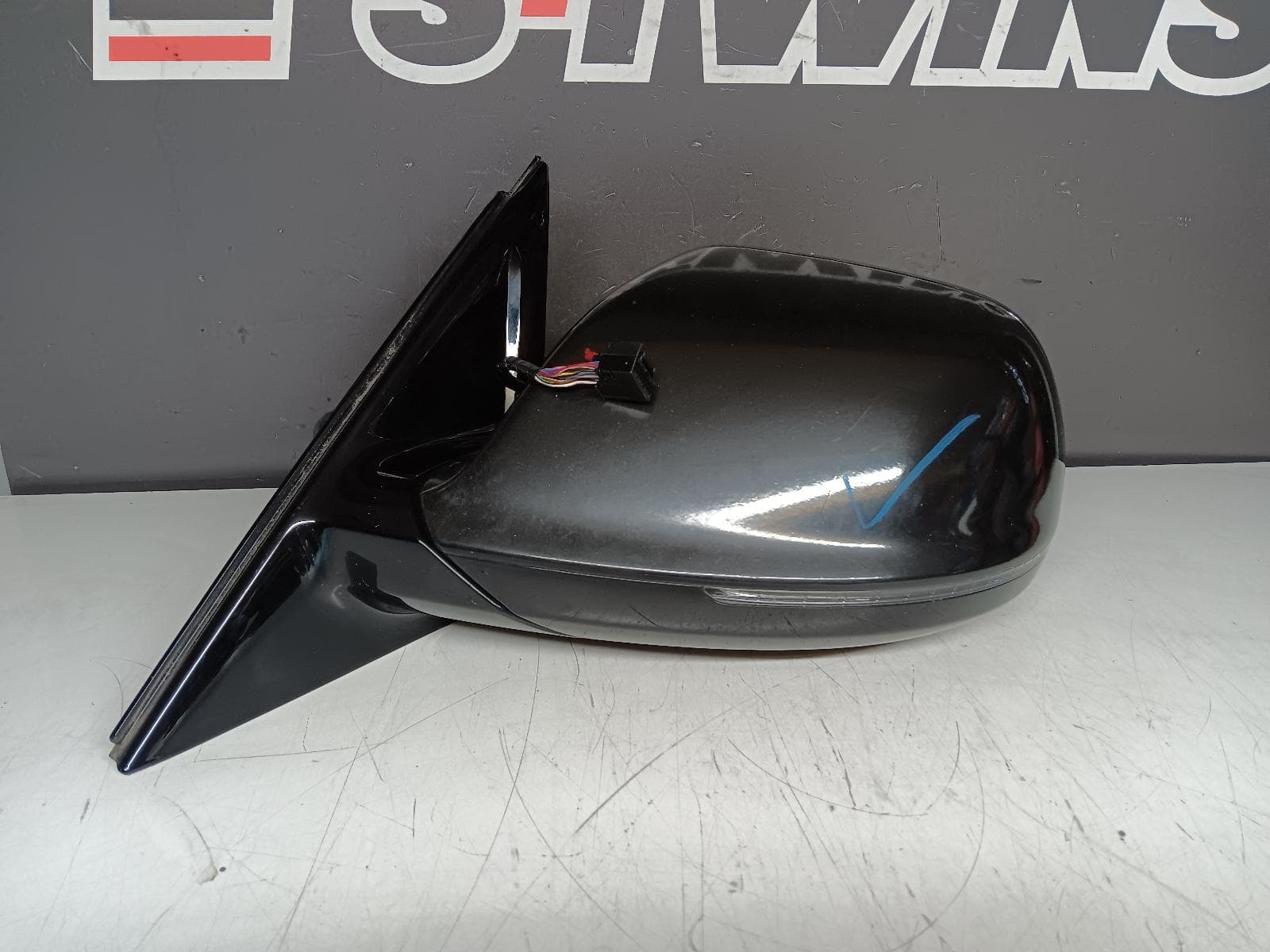 Used auto part listing image: 2015 AUDI Q5 LEFT DOOR MIRROR 8R, POWER FOLD, NON LANE CHANGE ASSIST TYPE (6XL/7Y0), SQ5, 05/13-01/17 0000299050