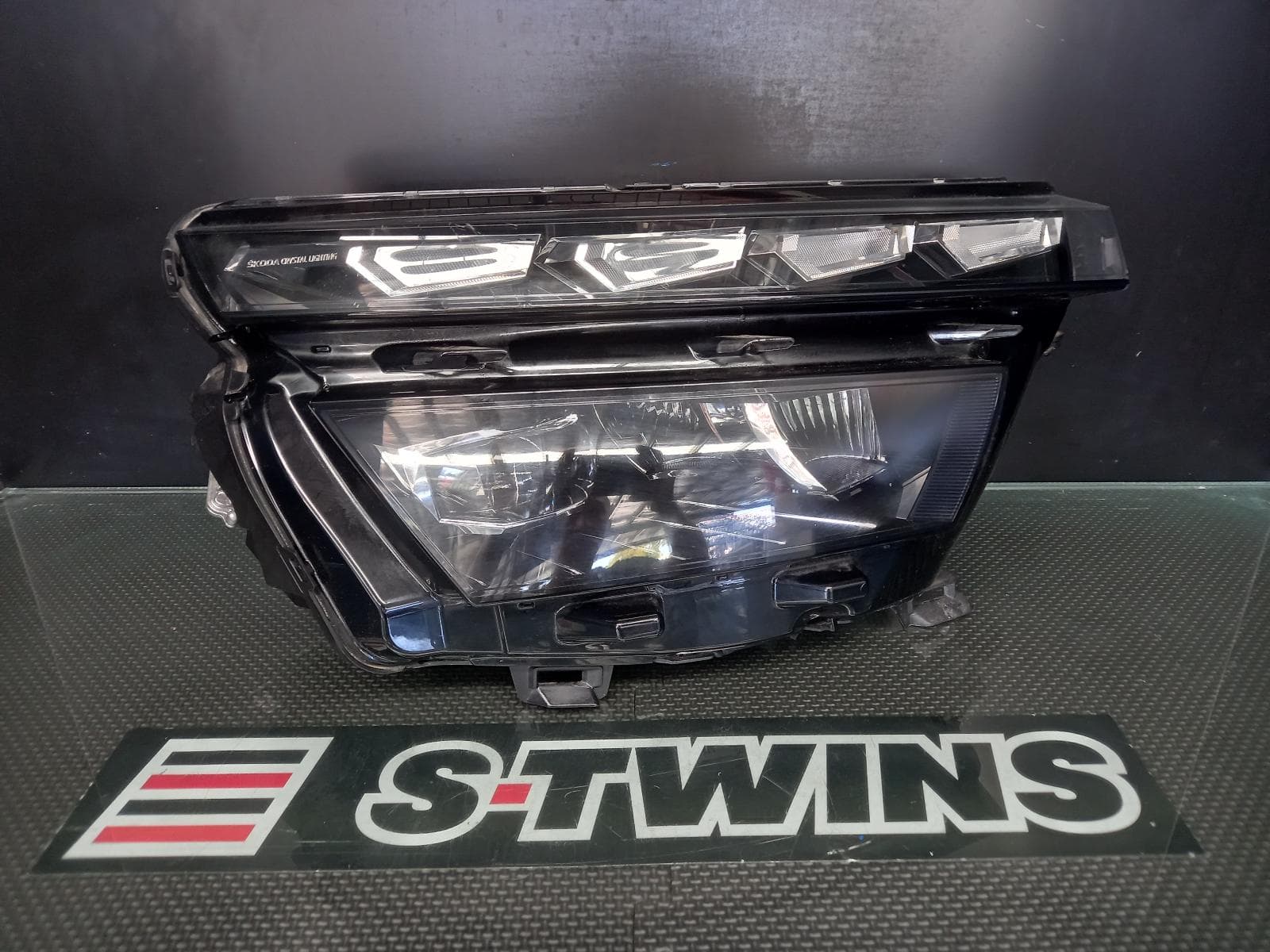 Used auto part listing image: 2023 SKODA KAMIQ RIGHT HEADLAMP NW, LED TYPE, NON CORNERING TYPE, 06/20- 0000319938