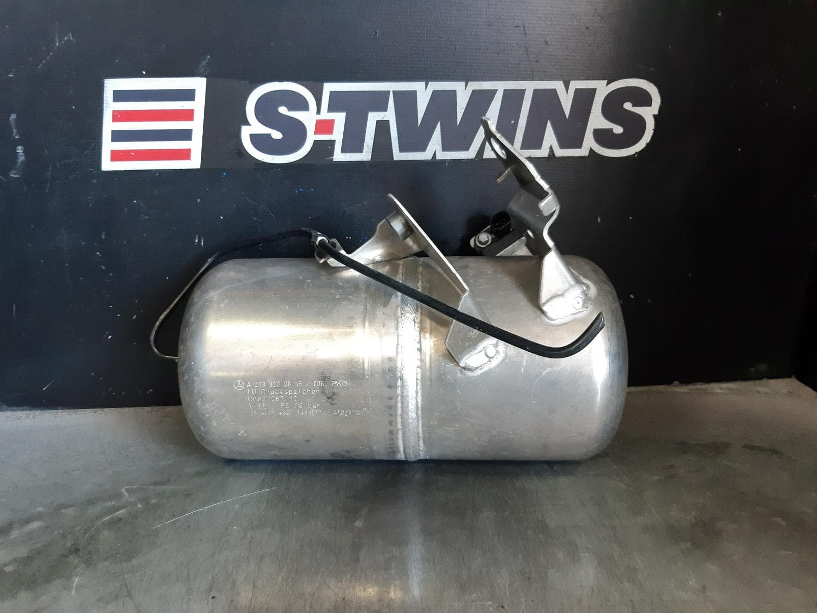 Used auto part listing image: 2017 MERCEDES GLC CLASS AIR RIDE COMPRESSOR AIR RIDE COMPRESSOR, X253/C253, 09/15- 0000308669