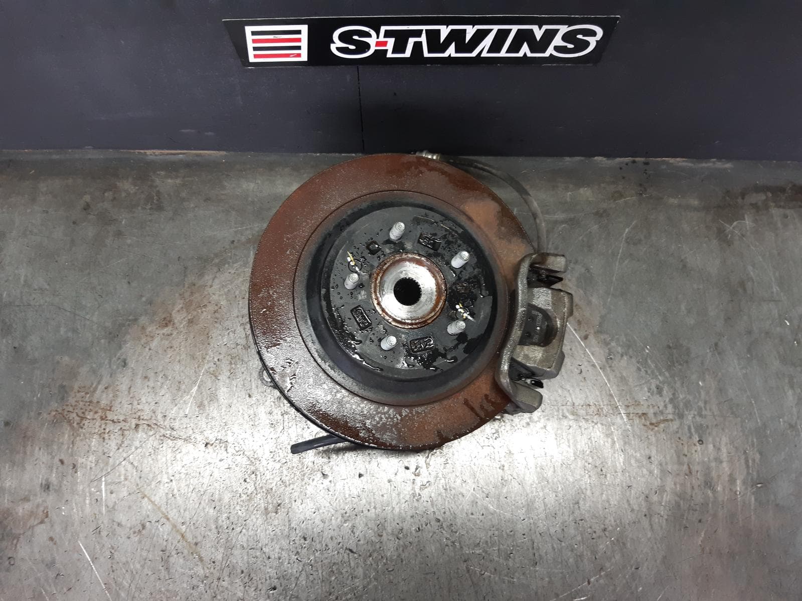 Used auto part listing image: 2022 HYUNDAI TUCSON RIGHT REAR HUB ASSEMBLY NX4, AWD, 02/21- 0000324715