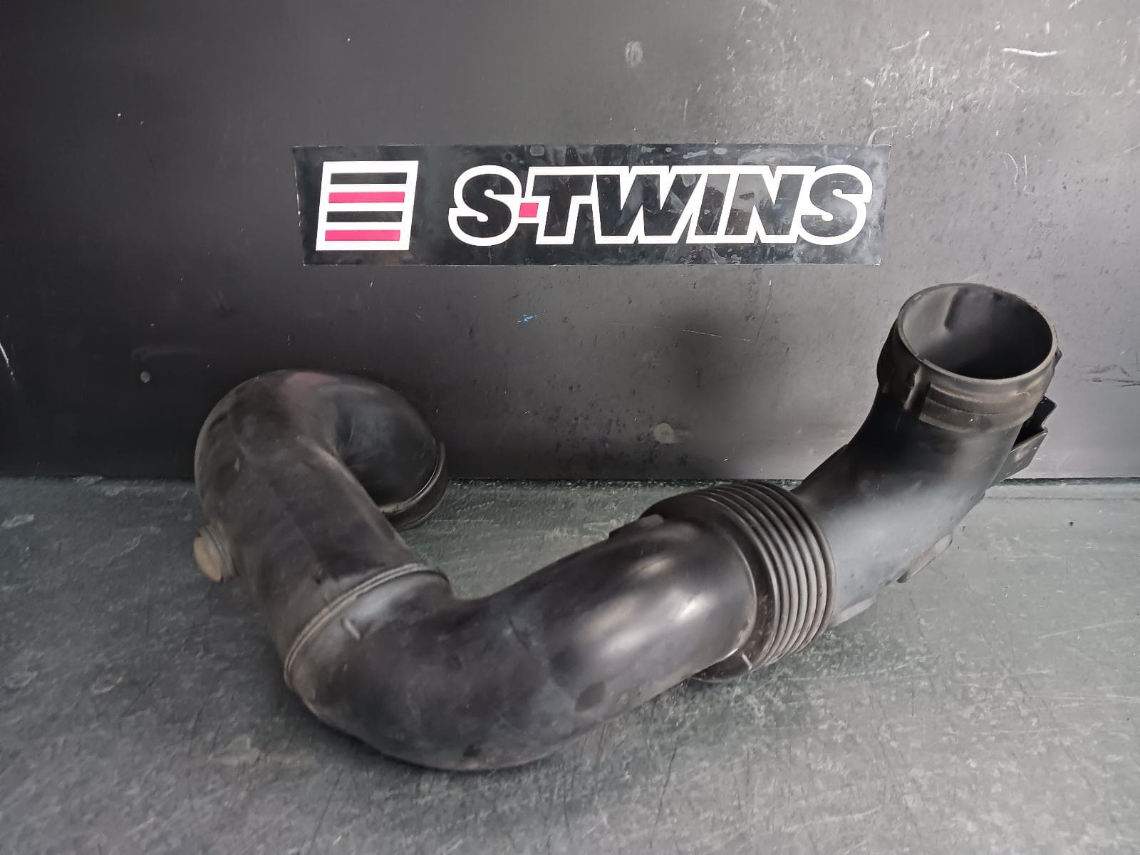 Used auto part listing image: 2019 RENAULT MASTER AIR CLEANER DUCT HOS X62, 09/11- 0000314697