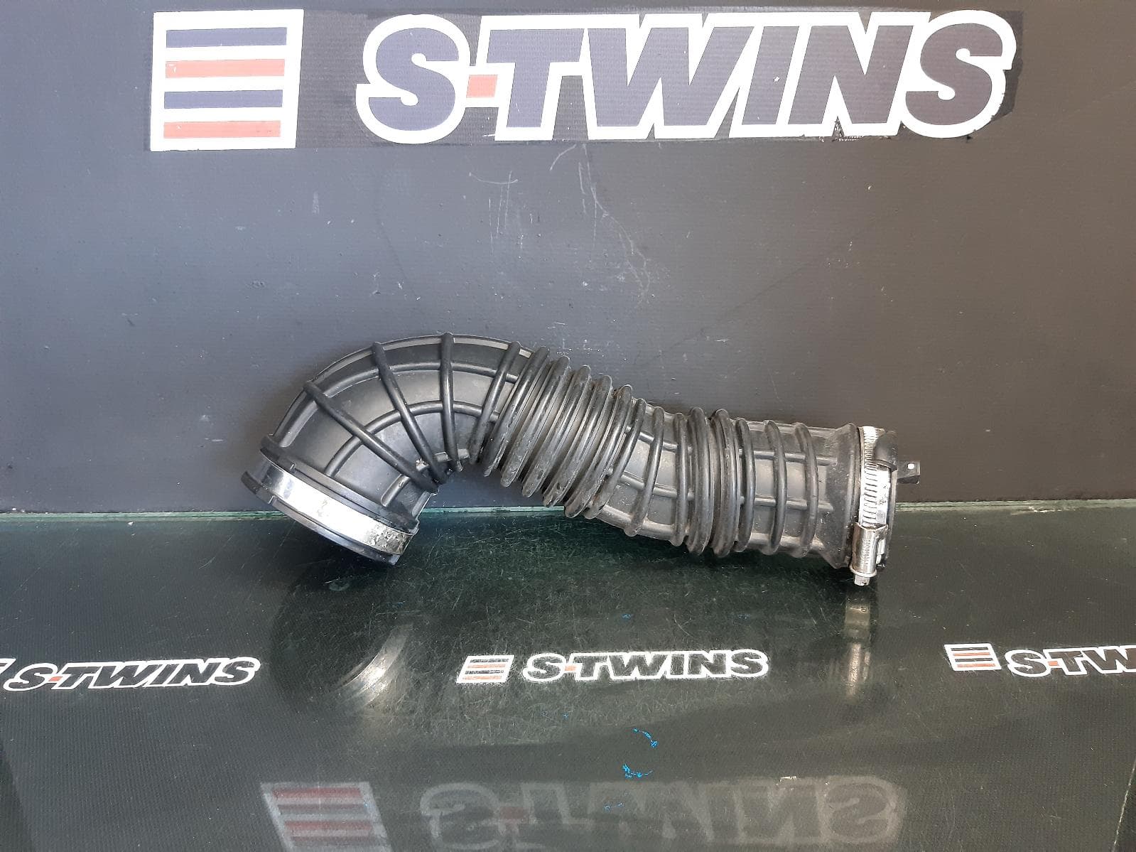 Used auto part listing image: 2022 VOLKSWAGEN TRANSPORTER AIR CLEANER DUCT HOS T5, DIESEL, 2.0, 12/09- 0000323881