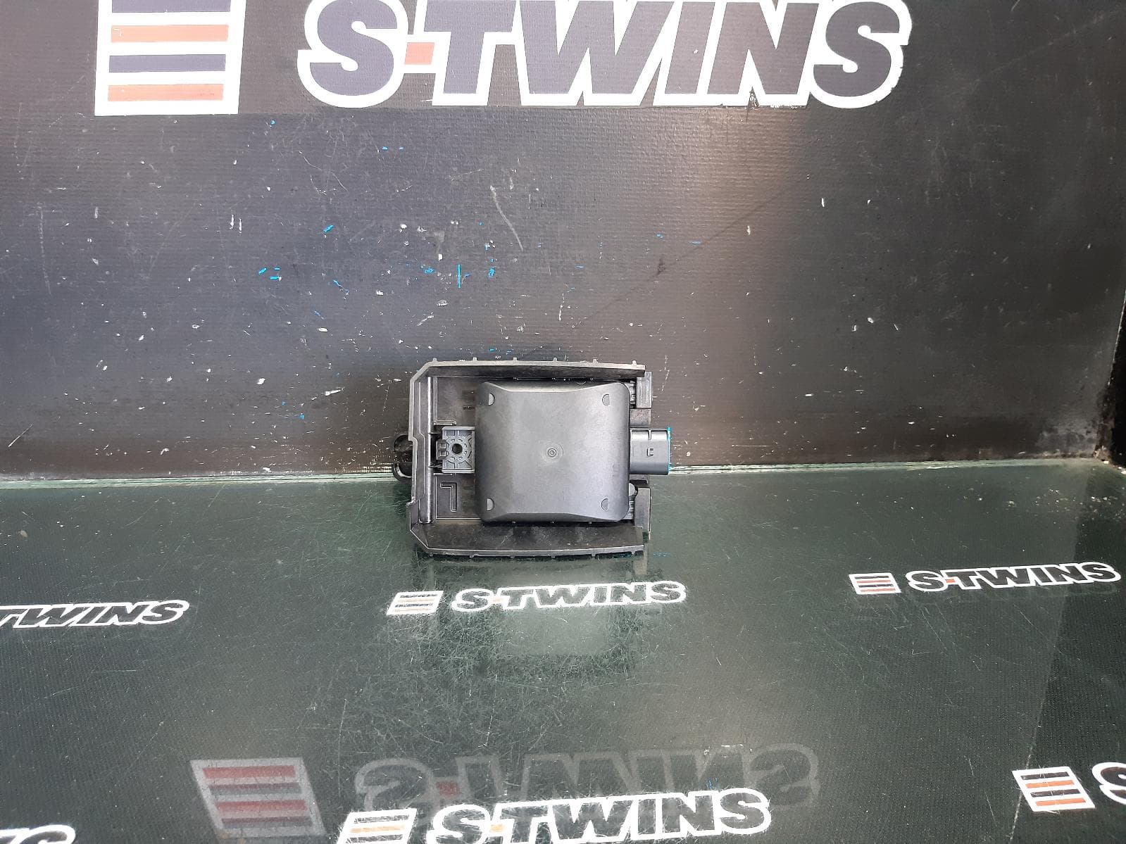 Used auto part listing image: 2020 SKODA KAROQ REVERSE CAMERA NU, BLIND SPOT MONITOR SENSOR (LH REAR BEHIND BUMPER), 04/18- 0000318636