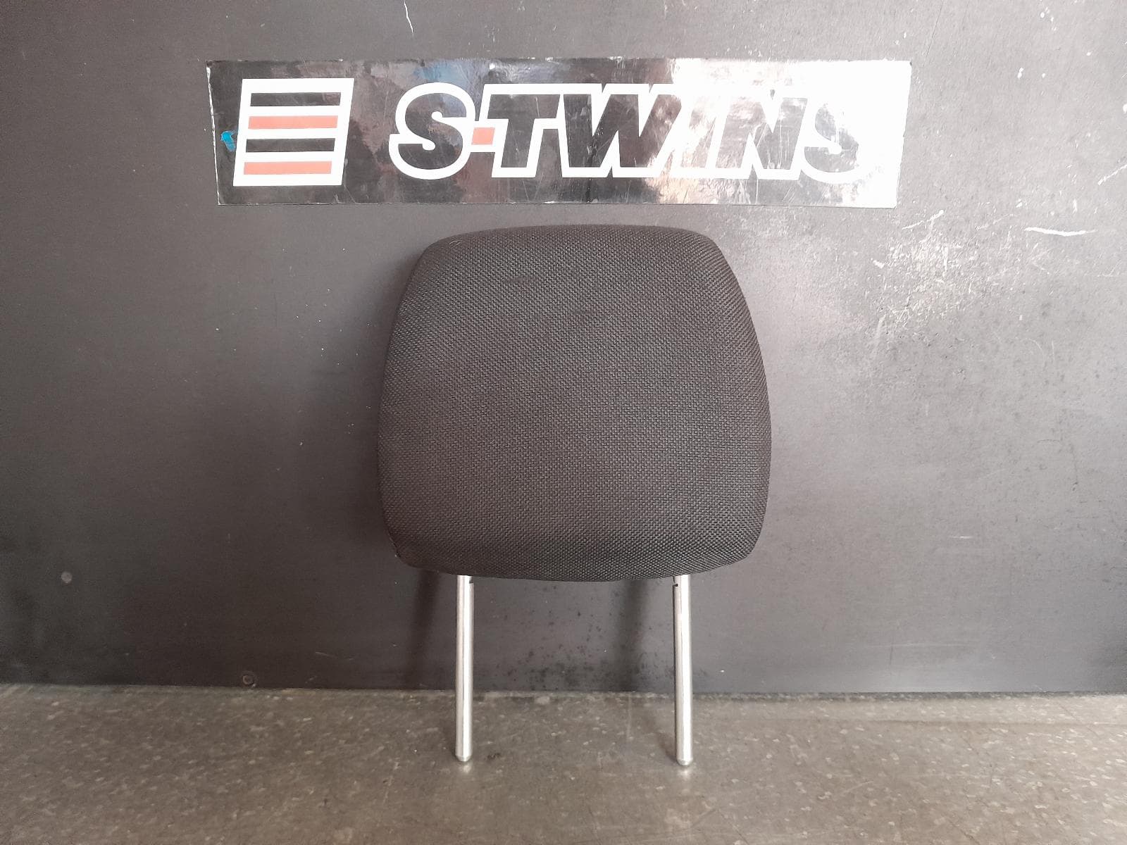 Used auto part listing image: 2021 FORD RANGER HEADREST RH REAR, CLOTH, BLACK, PX, 06/15-04/22 0000321223
