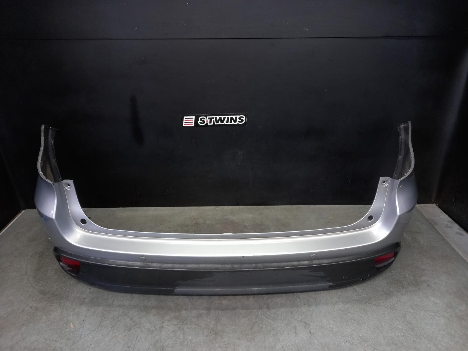 Used auto part listing image: 2016 TOYOTA KLUGER REAR BUMPER GSU50/GSU55, 11/16-02/21 0000324280