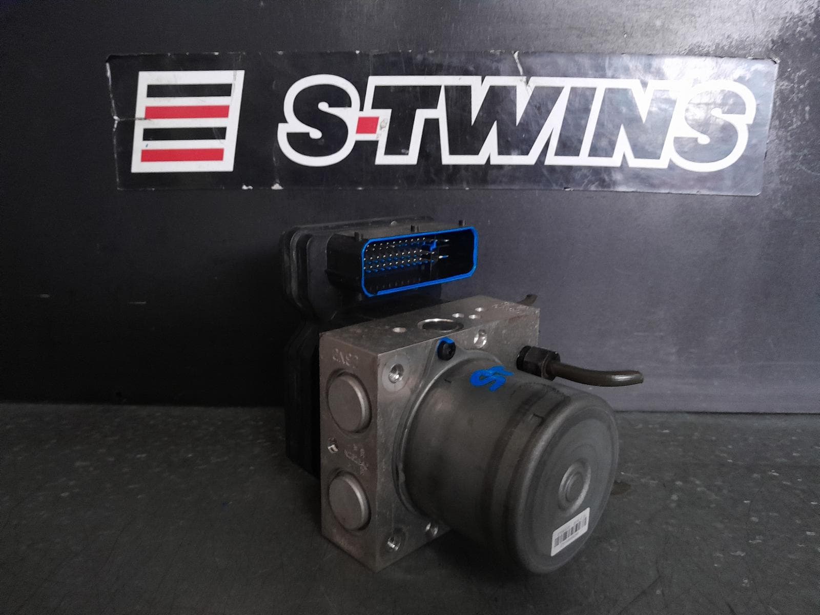 Used auto part listing image: 2016 KIA RIO ABS PUMP MODULATOR UB, 11/14-11/16 0000336178