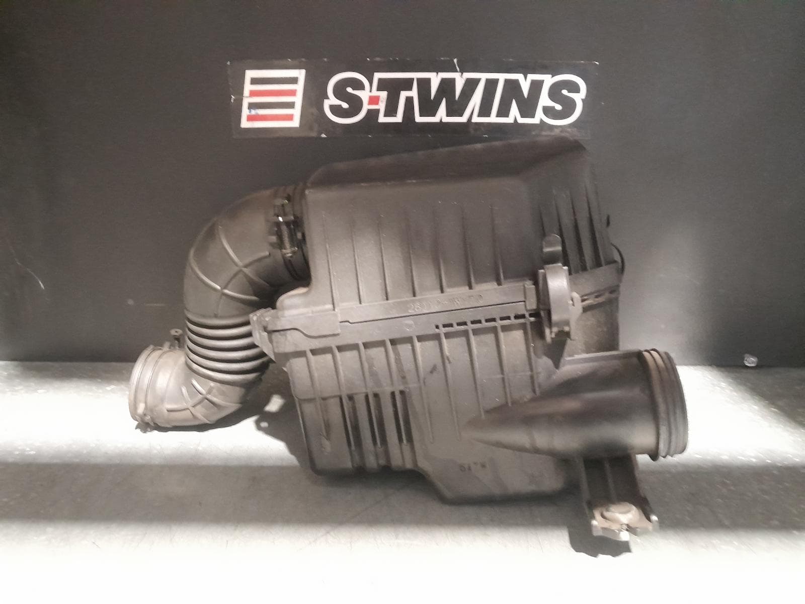 Used auto part listing image: 2016 KIA RIO AIR CLEANER BOX AIR CLEANER, UB, 11/14-11/16 0000335992