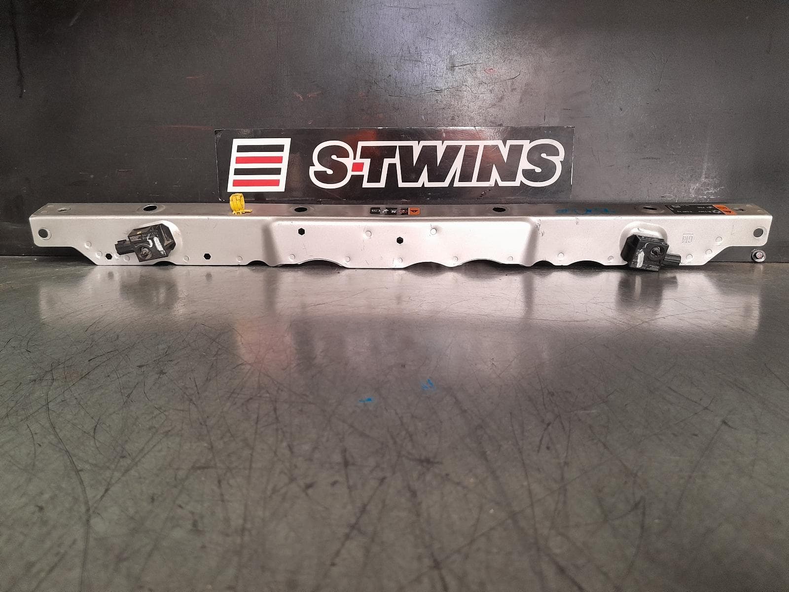 Used auto part listing image: 2018 HOLDEN EQUINOX RADIATOR SUPPORT EQ, 09/17-12/20 0000367557