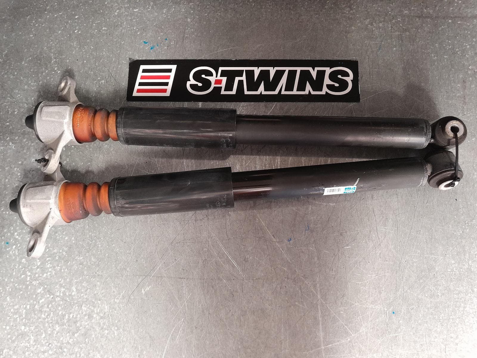 Used auto part listing image: 2018 HYUNDAI I30 SHOCK ABSORBER RH/LH SIDE, PD, HATCH (S. KOREA VIN KMHH), PETROL, MULTILINK TYPE, 03/17-12/23 0000367632