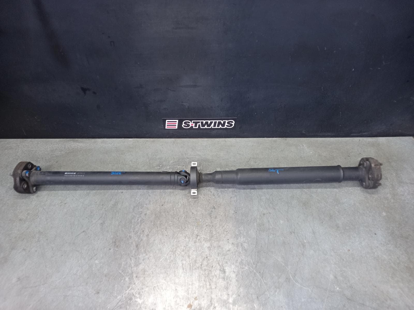 Used auto part listing image: 2010 BMW 5 SERIES REAR PROP SHAFT 2.0, DIESEL, AUTO T/M, 520d, F10, 05/10-01/17 0000342704