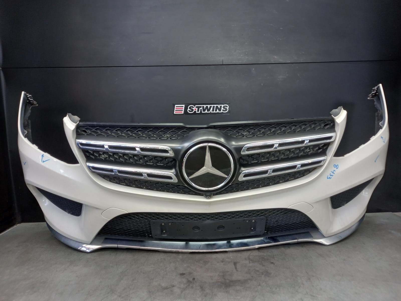 Used auto part listing image: 2016 MERCEDES GLS CLASS FRONT BUMPER X166, 01/16-07/19 0000325680