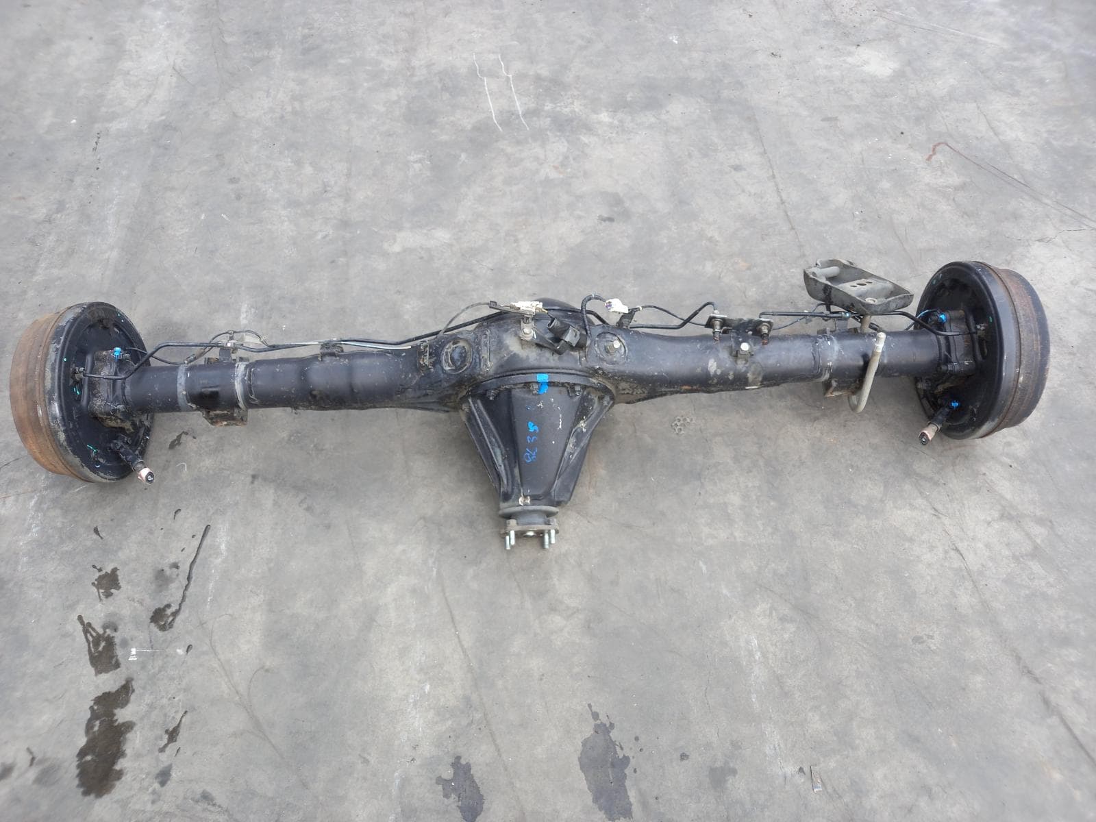 Used auto part listing image: 2018 TOYOTA HILUX REAR DIFF ASSEMBLY 2.7, PETROL, AUTO/MANUAL T/M, 4.100 RATIO, NON DIFF LOCK TYPE, 5 STUD, 06/15- 0000328134