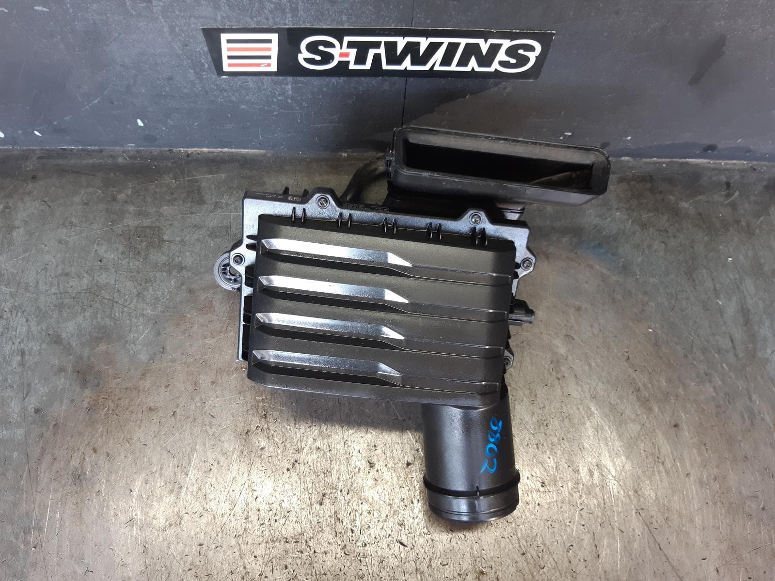 Used auto part listing image: 2023 SKODA FABIA AIR CLEANER BOX PJ, 03/22- 0000329094