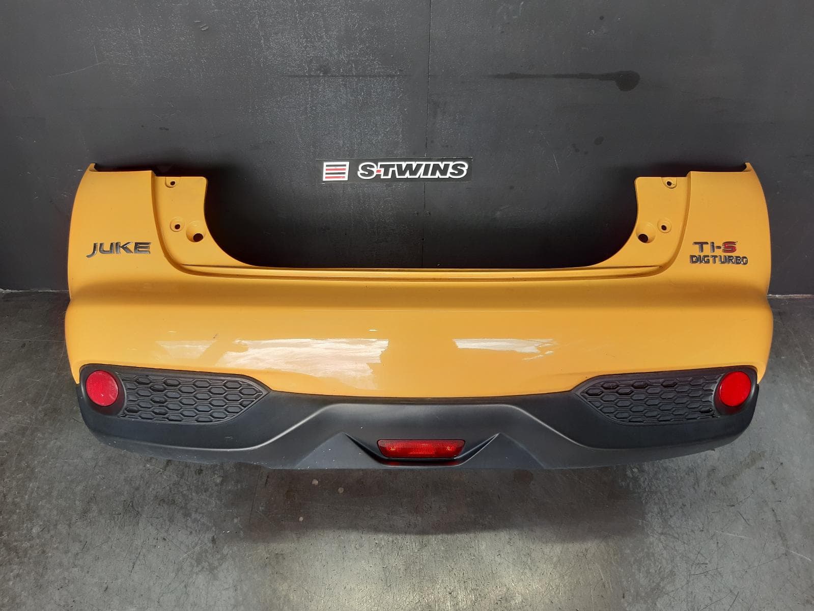 Used auto part listing image: 2016 NISSAN JUKE REAR BUMPER BUMPER BAR, W/ PARK SENSOR TYPE, F15, 01/15-12/19 0000330311