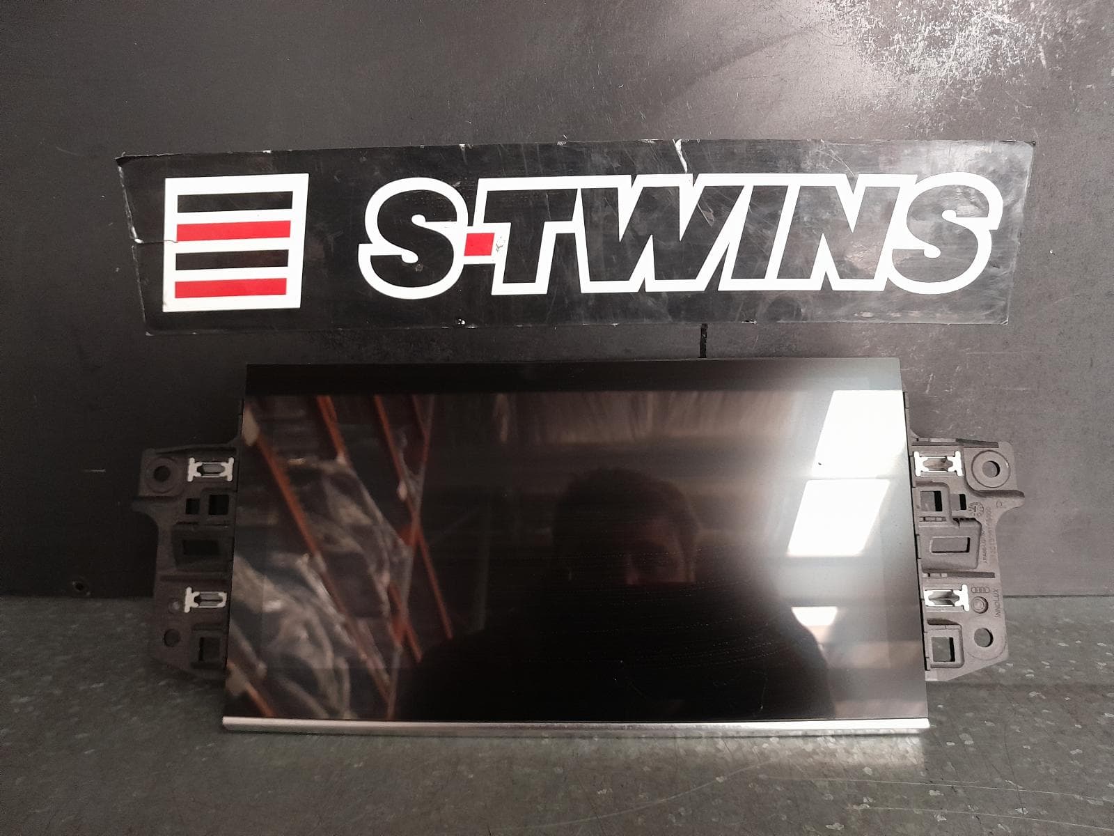 Used auto part listing image: 2021 AUDI Q7 4M, HEAD UNIT, W/ DISPLAY UNIT, 10.1IN TOUCHSCREEN, 04/20- 0000330769
