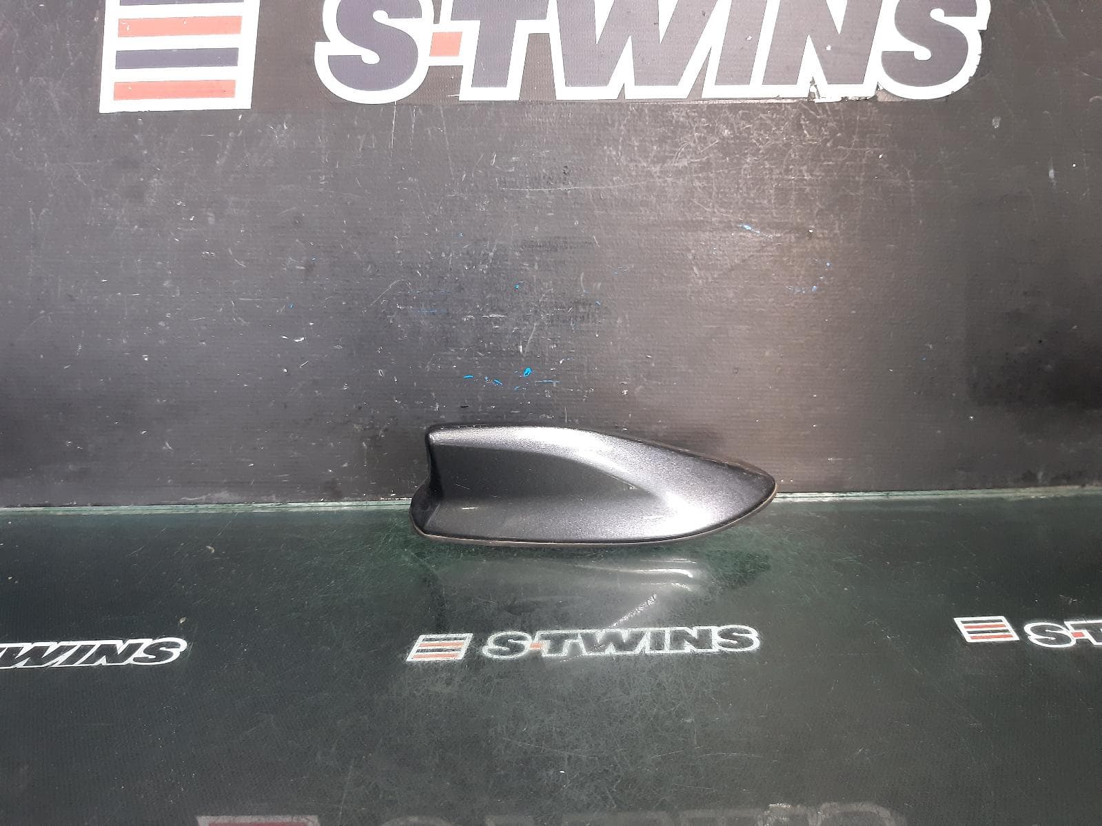 Used auto part listing image: 2017 TOYOTA RAV4 ANTENNA XA40, SHARK FIN TYPE, 10/15-12/18 0000358119