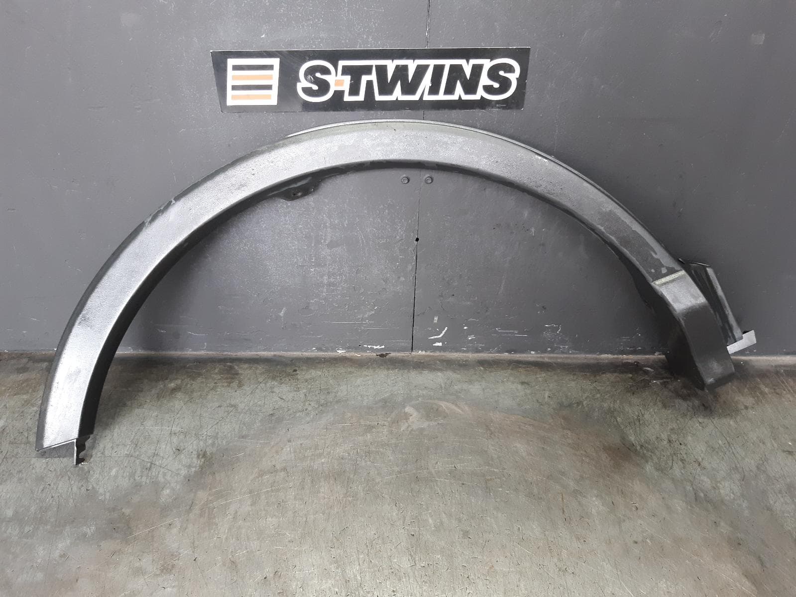 Used auto part listing image: 2017 TOYOTA RAV4 WHEEL ARCH FLARE RH REAR, XA40, 10/15-12/18 0000358121
