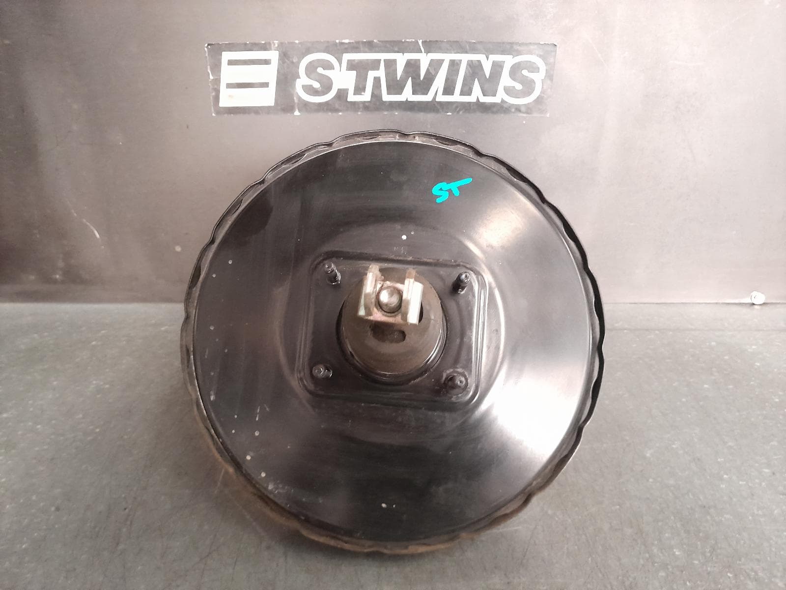 Used auto part listing image: 2008 TOYOTA HILUX BRAKE BOOSTER PETROL, AUTO T/M, ABS, NON VSC TYPE, 02/05-08/15 0000333736
