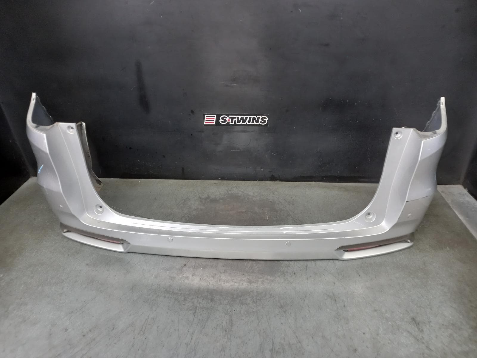Used auto part listing image: 2021 HONDA ODYSSEY REAR BUMPER RC1, BUMPER BAR, 01/21-03/22 0000363037