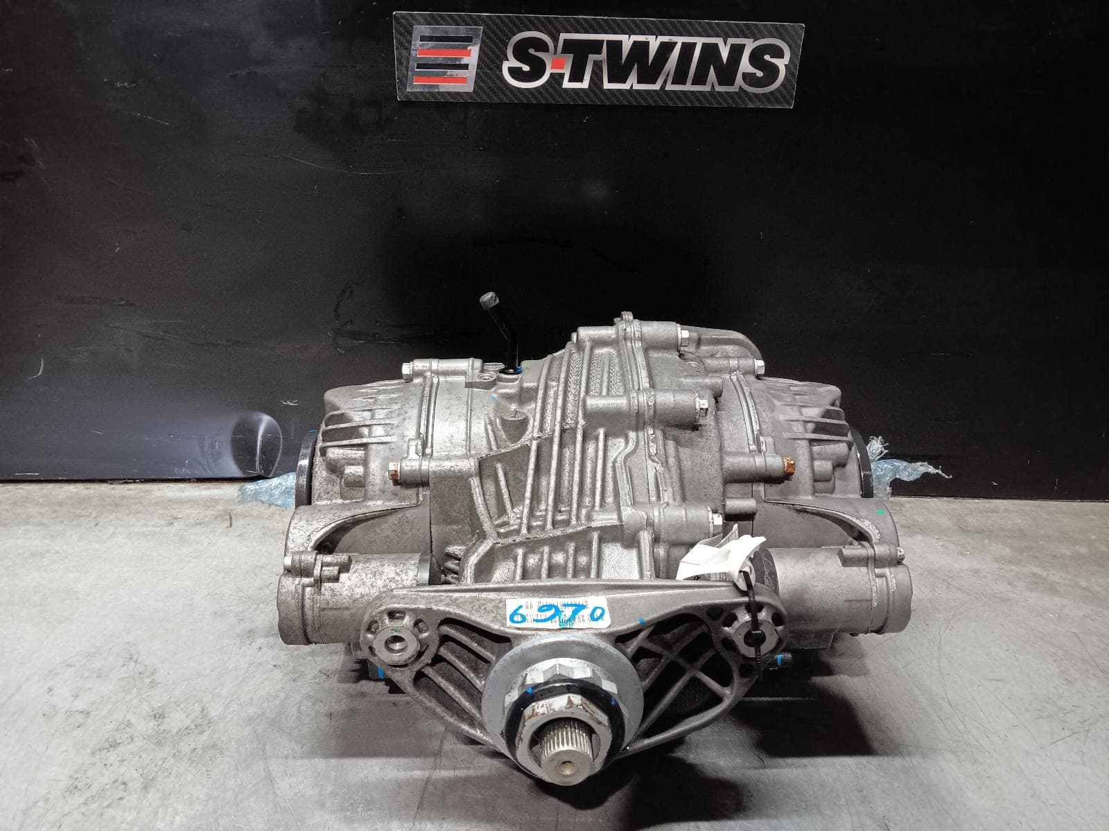 Used auto part listing image: 2011 BMW X6 DIFFERENTIAL CENTRE REAR, 3.0, E71, DIESEL, 3.15 RATIO, 07/08-04/12 0000292440