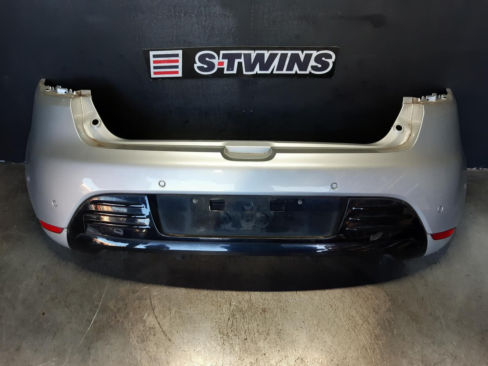 Used auto part listing image: 2019 RENAULT CLIO REAR BUMPER X98, INTENS, W/ PARK SENSOR TYPE, 08/16-10/19 0000339189