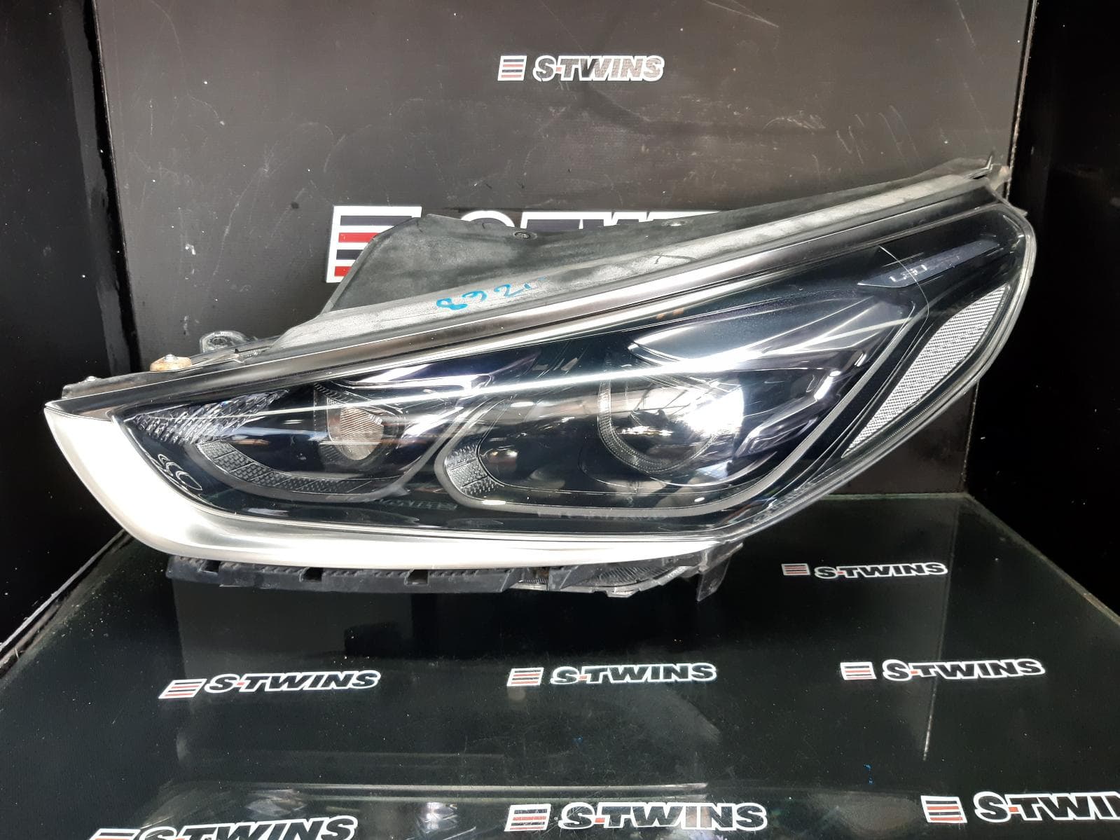 Used auto part listing image: 2018 HYUNDAI SONATA LEFT HEADLAMP LF, PROJECTOR BEAM TYPE, 08/17-01/20 0000339814