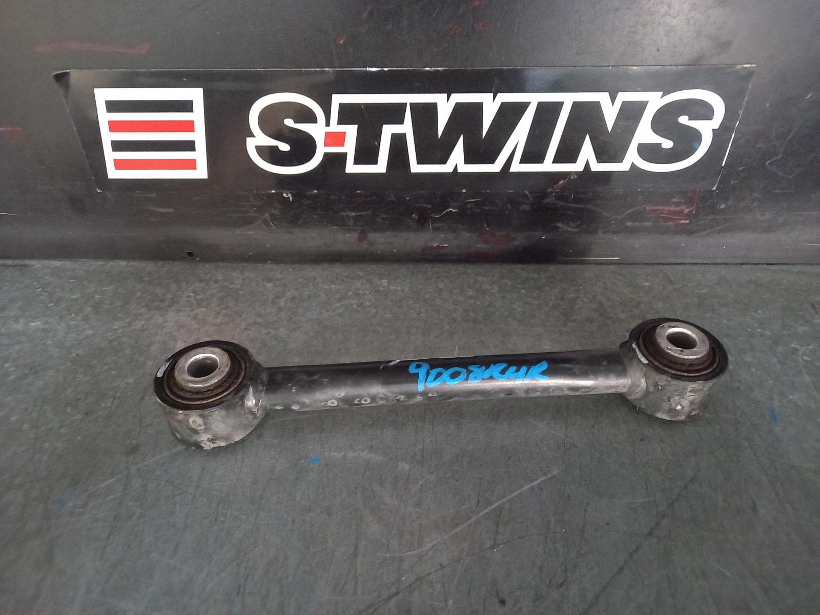 Used auto part listing image: 2024 KIA CARNIVAL/GRAND CARNIVAL RIGHT REAR TRAILING ARM UPPER CONTROL ARM-FRONT, KA4, 10/20- 0000367165