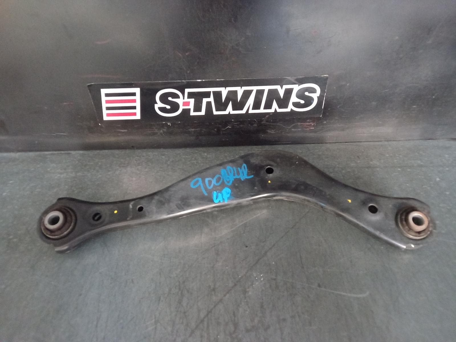 Used auto part listing image: 2024 KIA CARNIVAL/GRAND CARNIVAL RIGHT REAR TRAILING ARM UPPER CONTROL ARM-REAR, KA4, 10/20- 0000367166