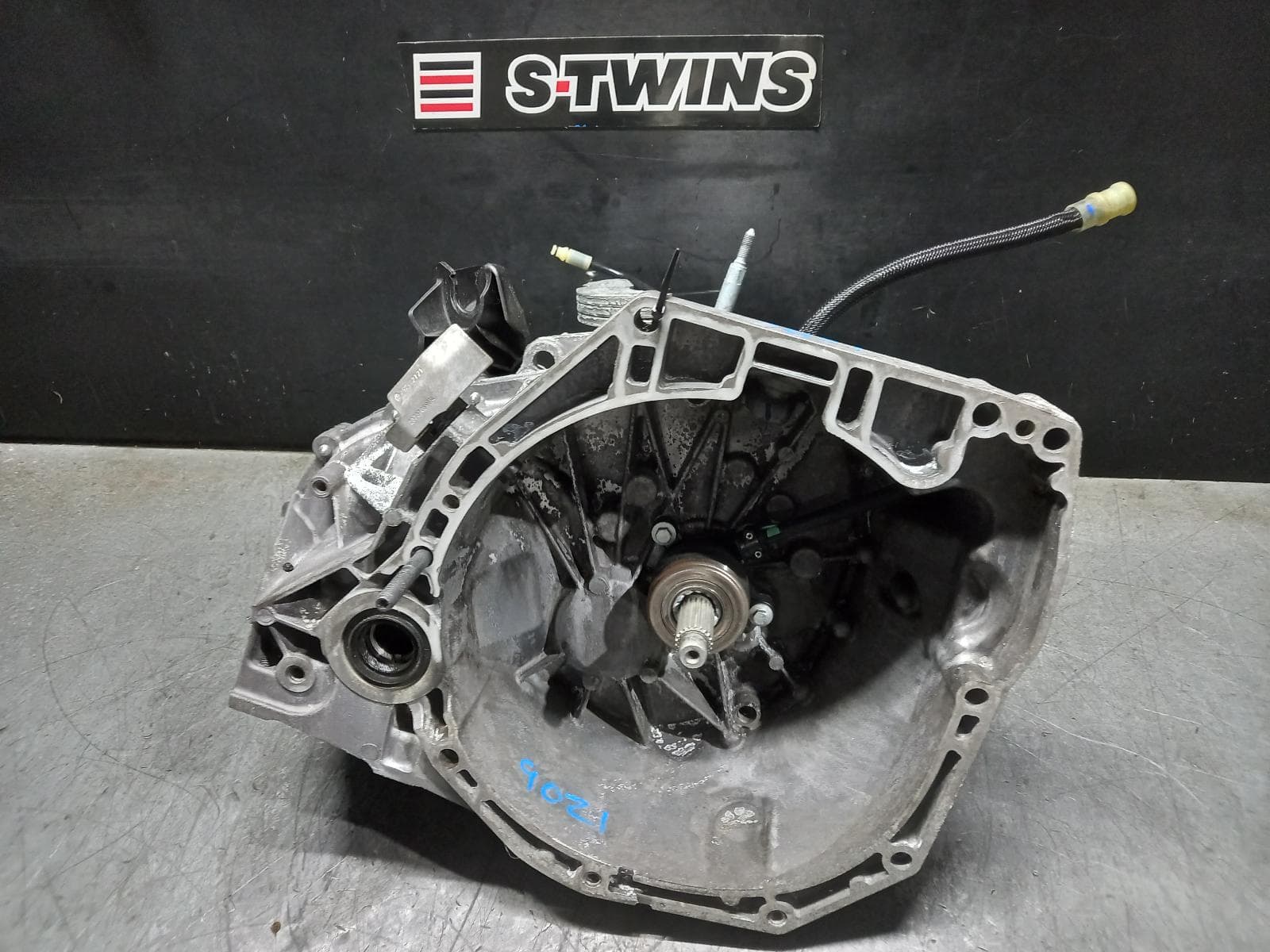 Used auto part listing image: 2022 RENAULT KANGOO TRANS GEARBOX X61, MANUAL, PETROL, 1.2, TURBO, 6 SPEED, 07/16-02/22 0000361832