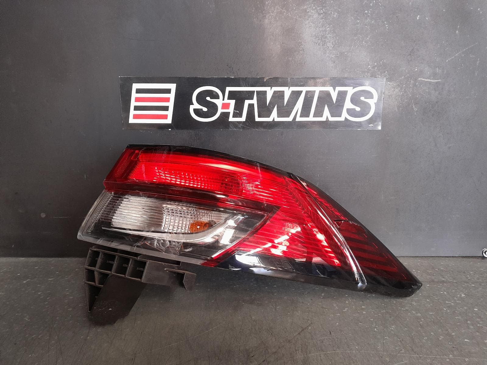 Used auto part listing image: 2022 TOYOTA COROLLA CROSS RIGHT TAILLIGHT XG10, IN BODY, LED TYPE, SMOKED LENS TYPE, 01/22- 0000341120