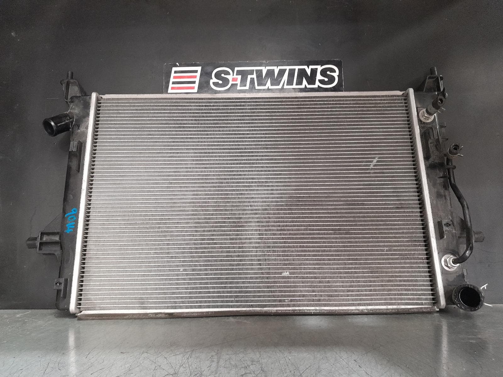 Used auto part listing image: 2018 HYUNDAI KONA RADIATOR AUTO, 2.0, PETROL, OS, 09/17-07/23 0000364446