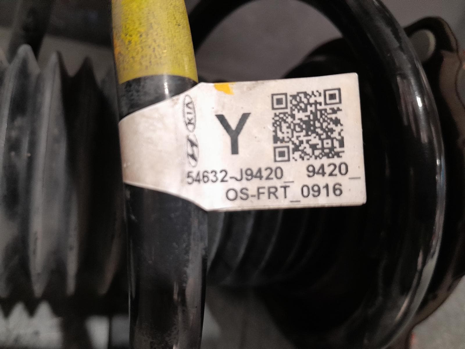 Used auto part listing image: 2018 HYUNDAI KONA RIGHT FRONT STRUT OS, 09/17-07/23 0000364458