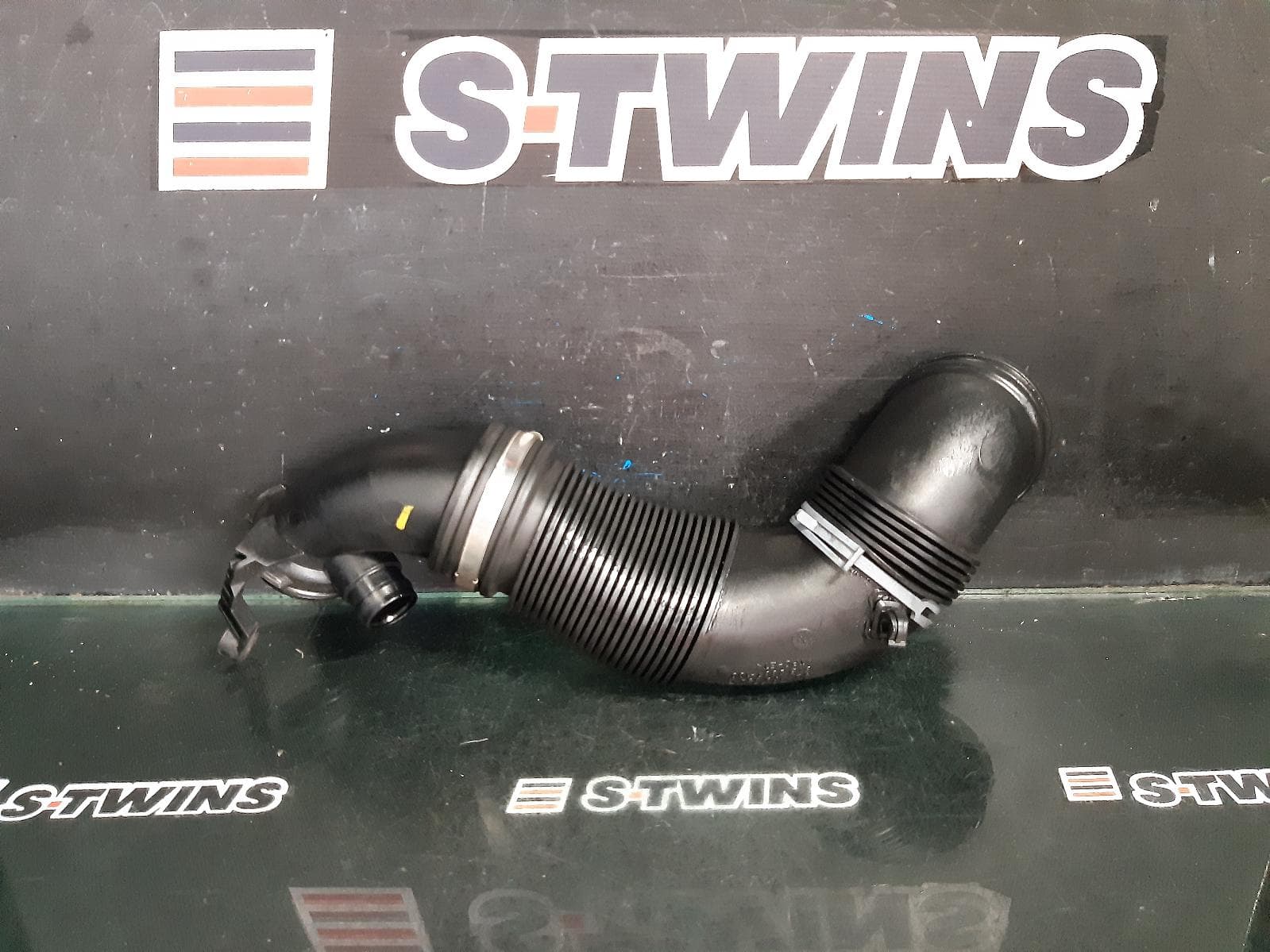 Used auto part listing image: 2018 SKODA KODIAQ AIR CLEANER DUCT HOS NS, 02/17-07/24 0000359001